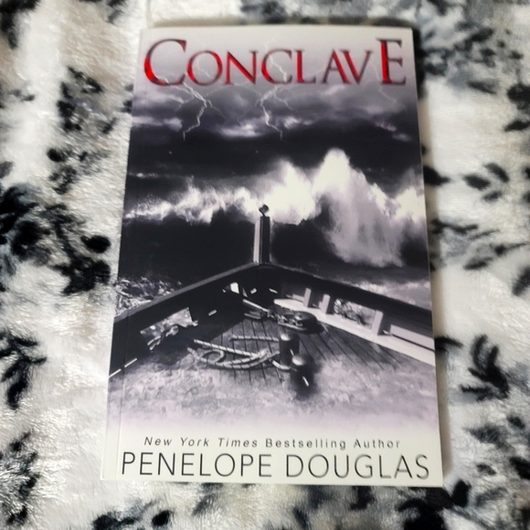 Conclave Penelope Douglas OOP - Picture 1 of 3